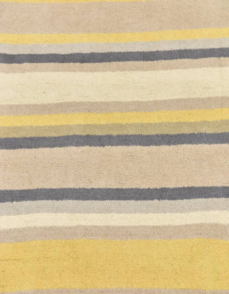 Detail image of  4' x 5' 6 Luna Wool Rug