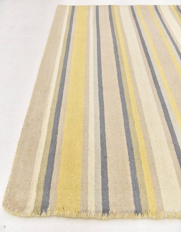 Detail image of  4' x 5' 6 Luna Wool Rug