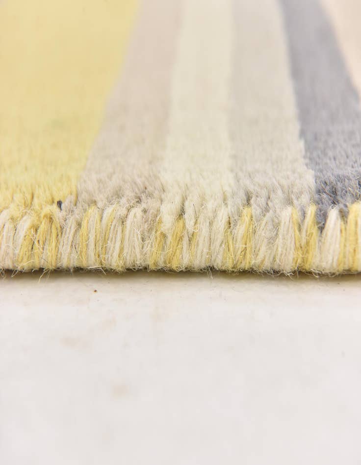 Detail image of  4' x 5' 6 Luna Wool Rug