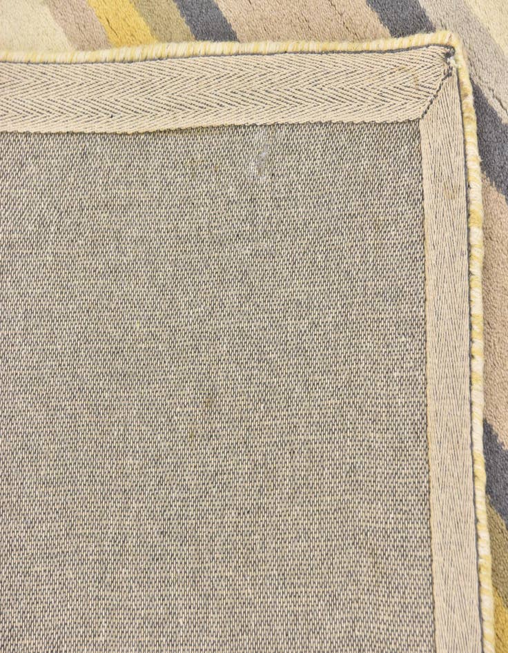 Detail image of  4' x 5' 6 Luna Wool Rug