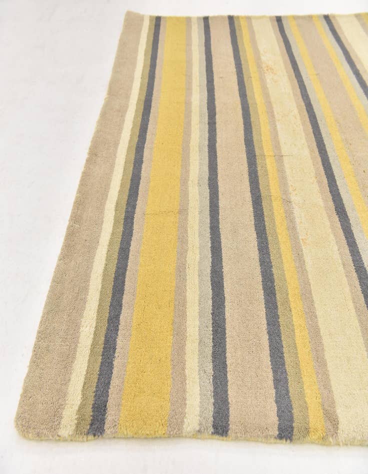 Detail image of  4' x 5' 6 Luna Wool Rug