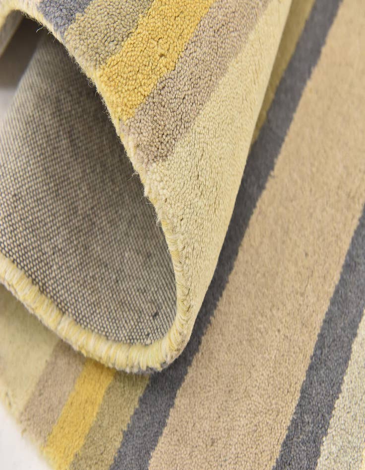 Detail image of  4' x 5' 6 Luna Wool Rug