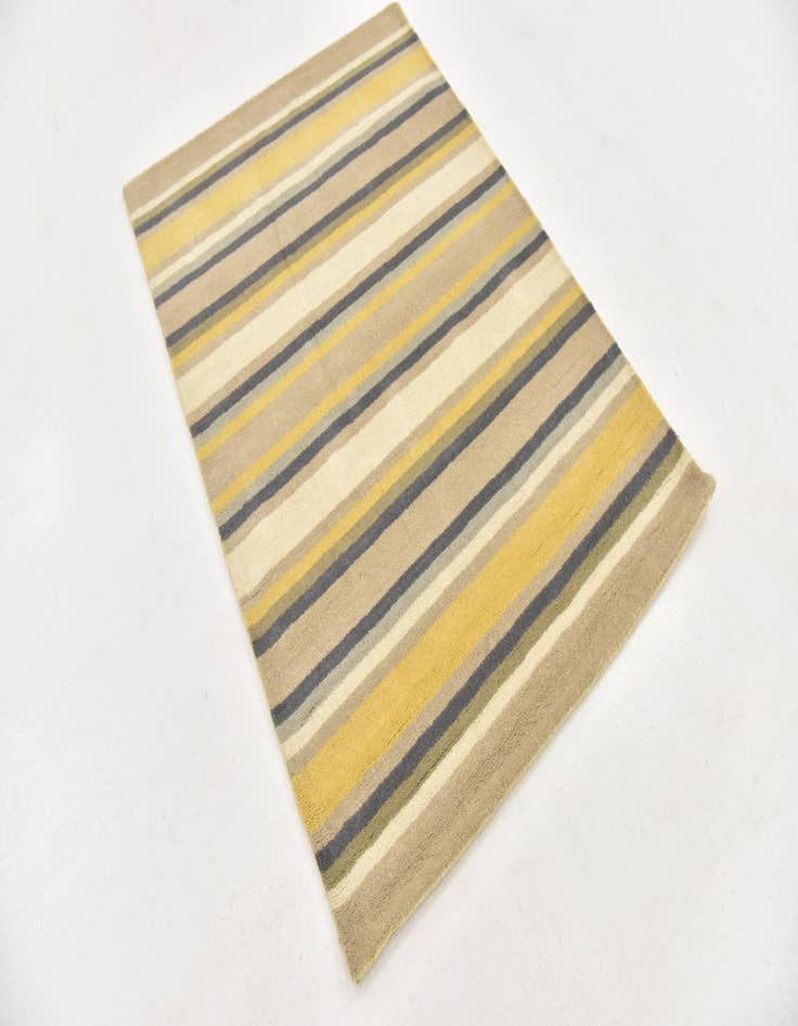 Detail image of  4' x 5' 8 Luna Wool Rug