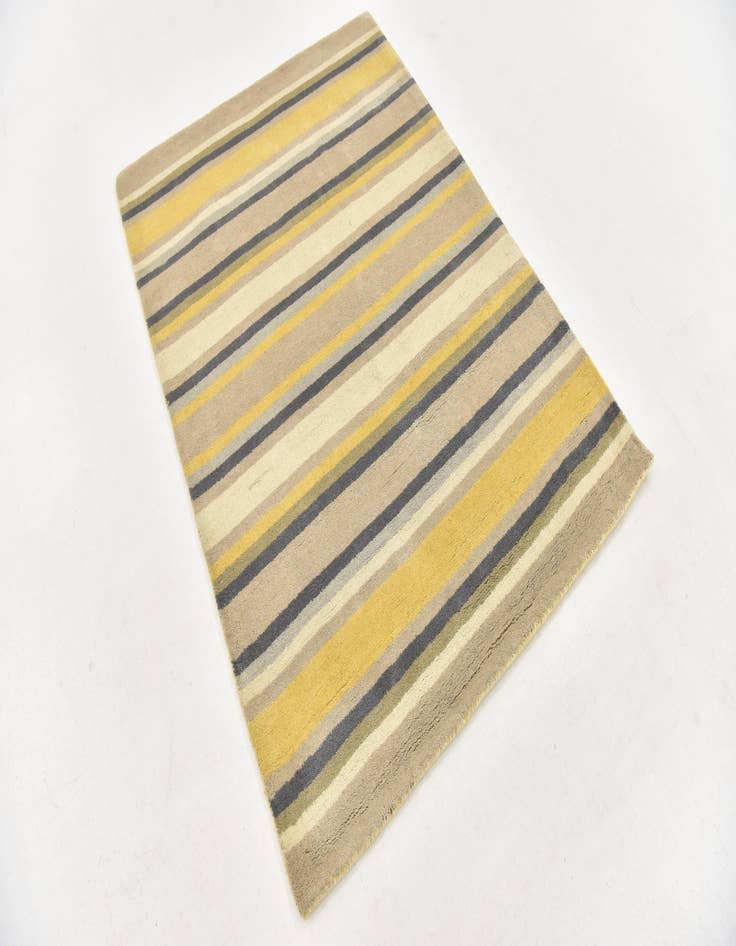 Detail image of  4' x 5' 6 Luna Wool Rug