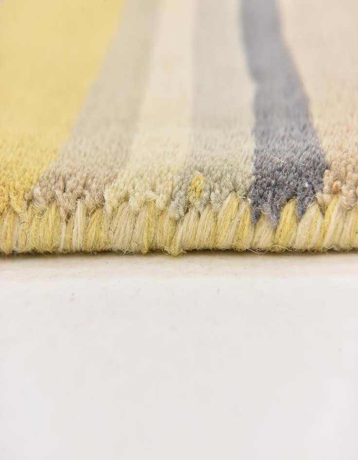 Detail image of  4' x 5' 6 Luna Wool Rug