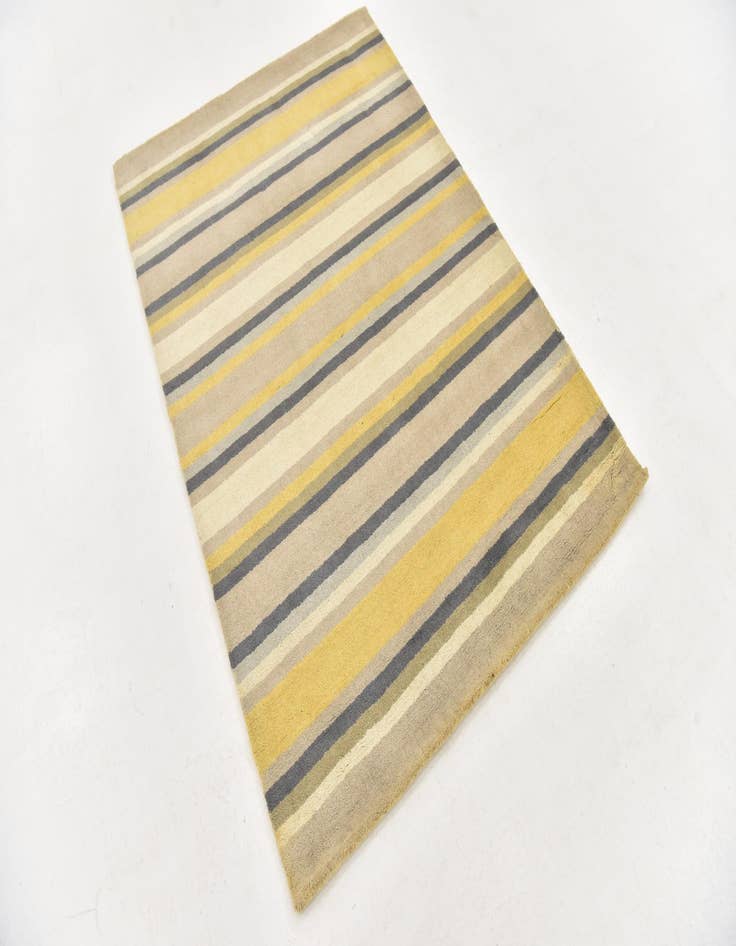 Detail image of  4' x 5' 7 Luna Wool Rug