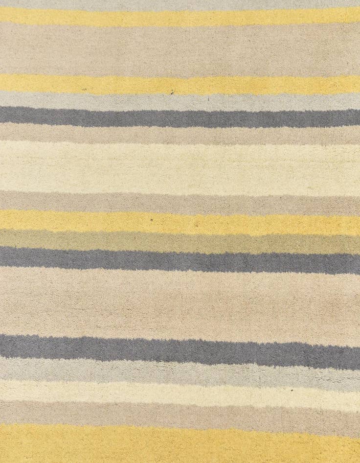 Detail image of  4' x 5' 7 Luna Wool Rug