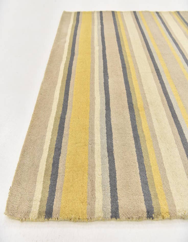 Detail image of  4' x 5' 7 Luna Wool Rug