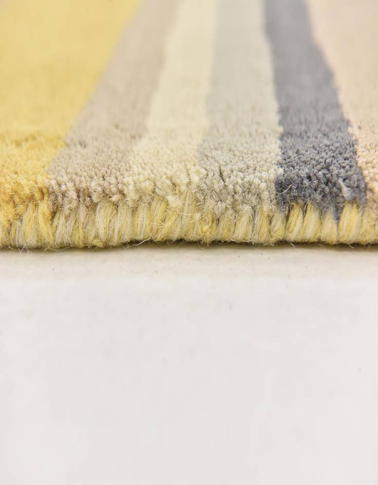 Detail image of  4' x 5' 7 Luna Wool Rug