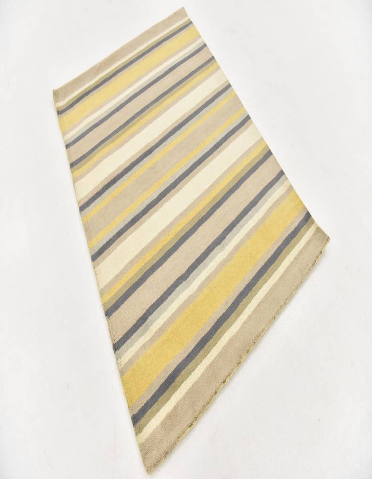 Detail image of  4' x 5' 6 Luna Wool Rug