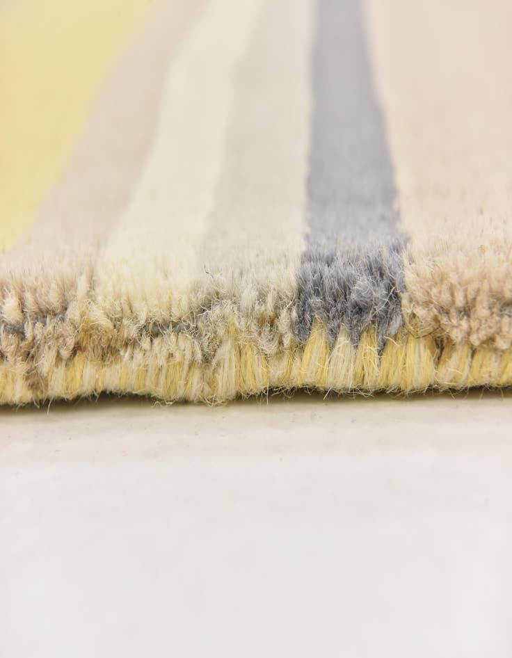 Detail image of  4' x 5' 6 Luna Wool Rug