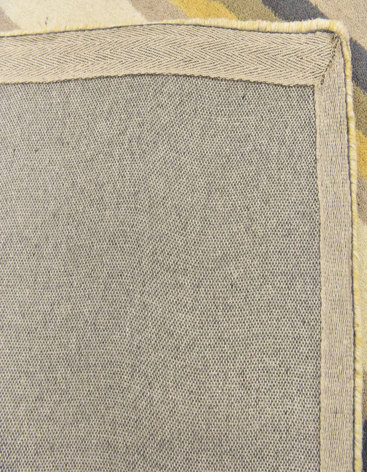 Detail image of  4' x 5' 6 Luna Wool Rug
