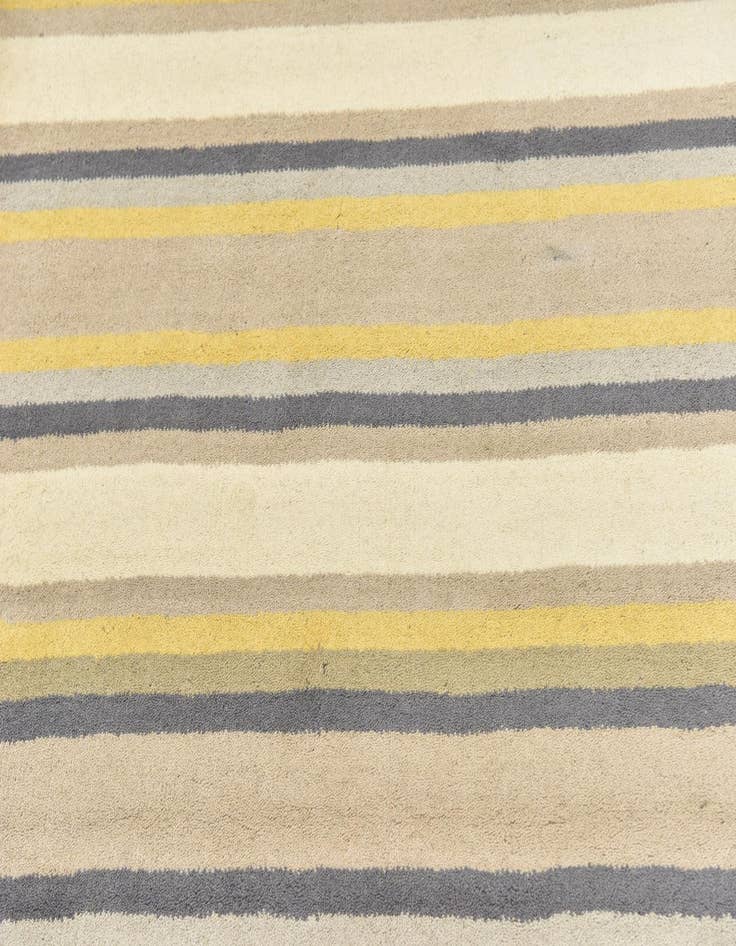 Detail image of  4' x 5' 6 Luna Wool Rug