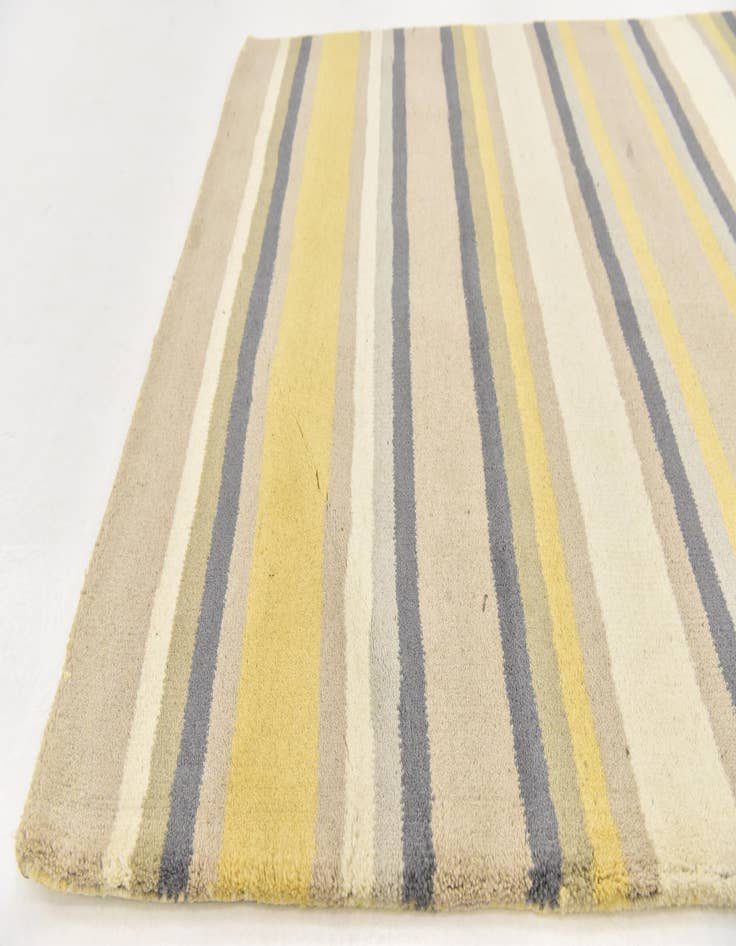 Detail image of  4' x 5' 6 Luna Wool Rug