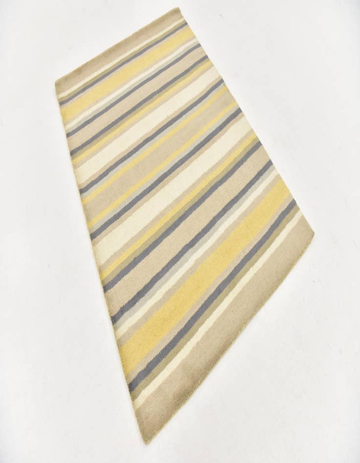 Detail image of  4' x 5' 7 Luna Wool Rug