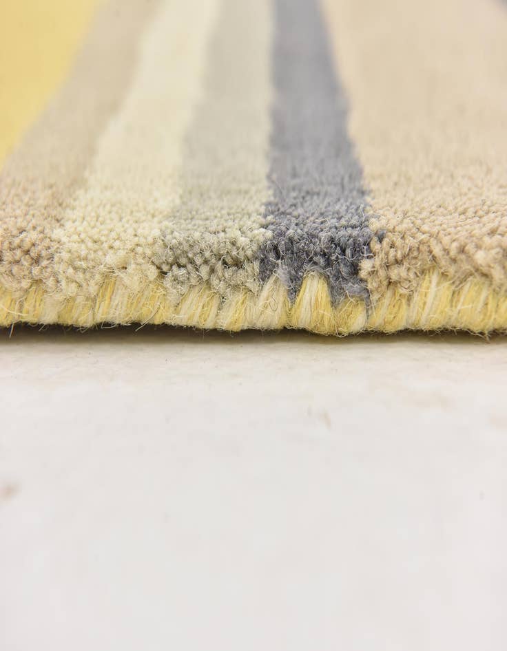 Detail image of  4' x 5' 7 Luna Wool Rug