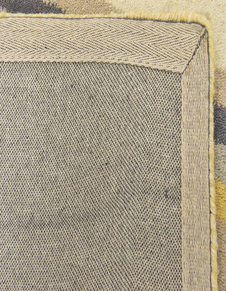 Detail image of  4' x 5' 7 Luna Wool Rug