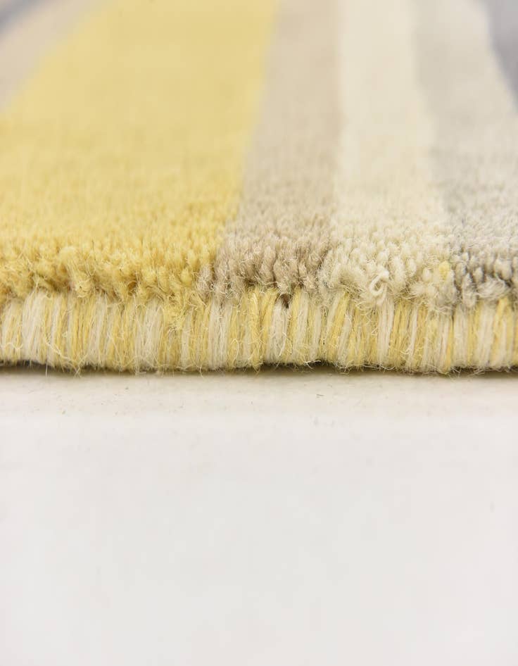 Detail image of  4' x 5' 6 Luna Wool Rug