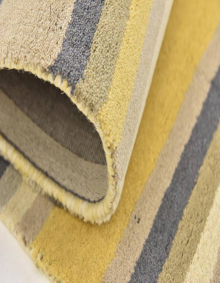 Detail image of  4' x 5' 6 Luna Wool Rug