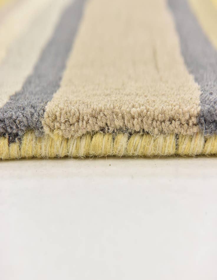 Detail image of  4' x 5' 6 Luna Wool Rug