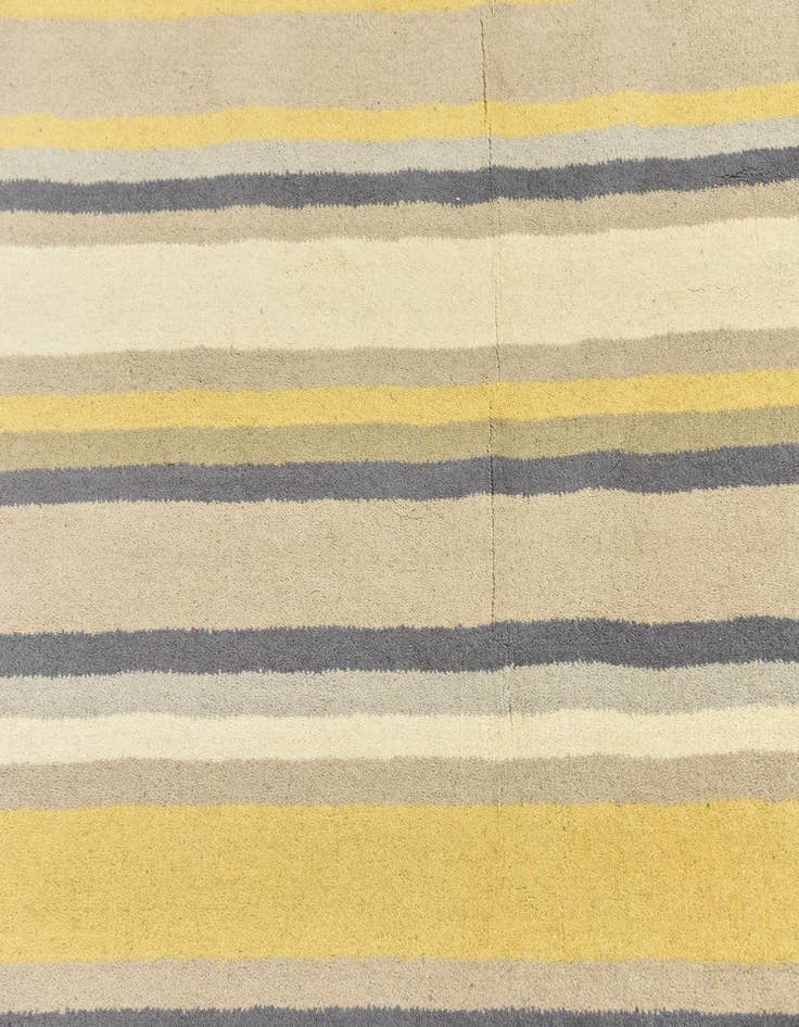 Detail image of  4' x 5' 6 Luna Wool Rug