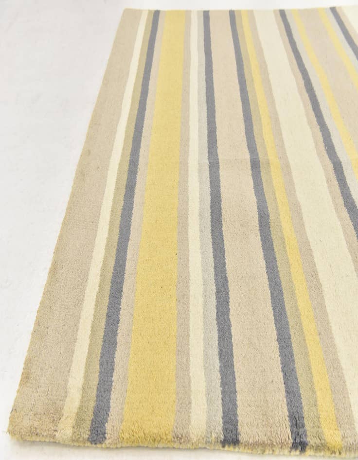 Detail image of  4' x 5' 6 Luna Wool Rug