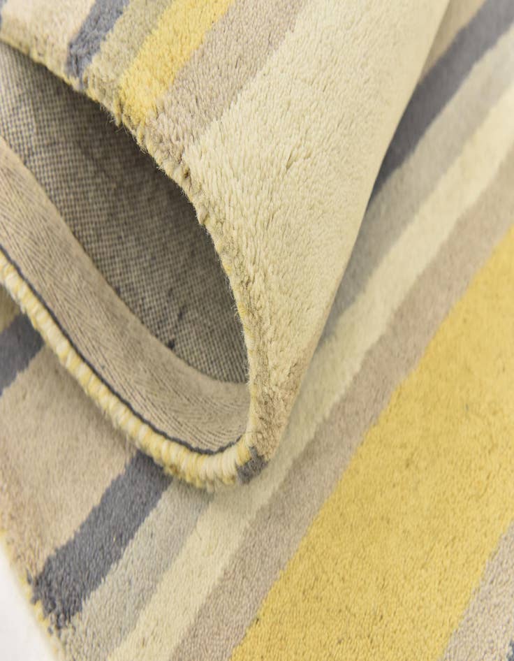 Detail image of  4' x 5' 6 Luna Wool Rug