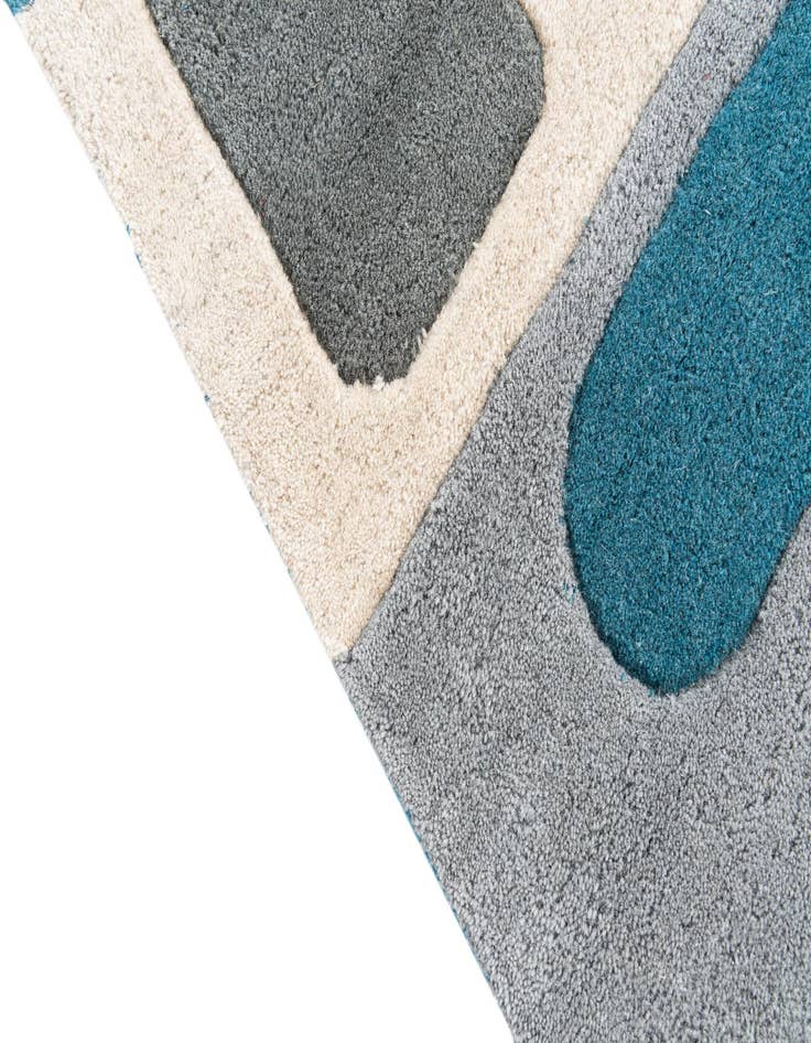 Detail image of  5' x 7' 10 Luna Rug