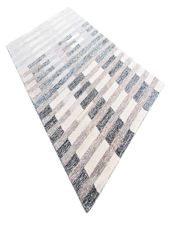 Detail image of  5' 1 x 8' Luna Rug