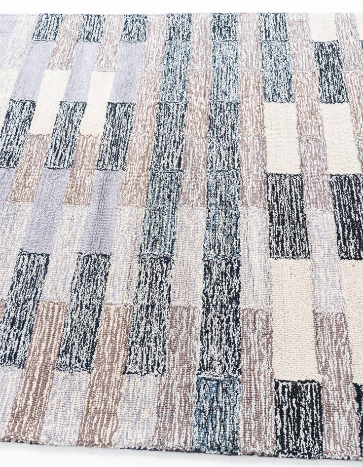 Detail image of  5' 1 x 8' Luna Rug