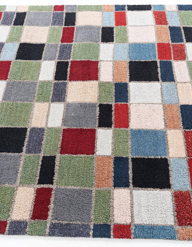 Detail image of  5' x 7' 10 Luna Rug