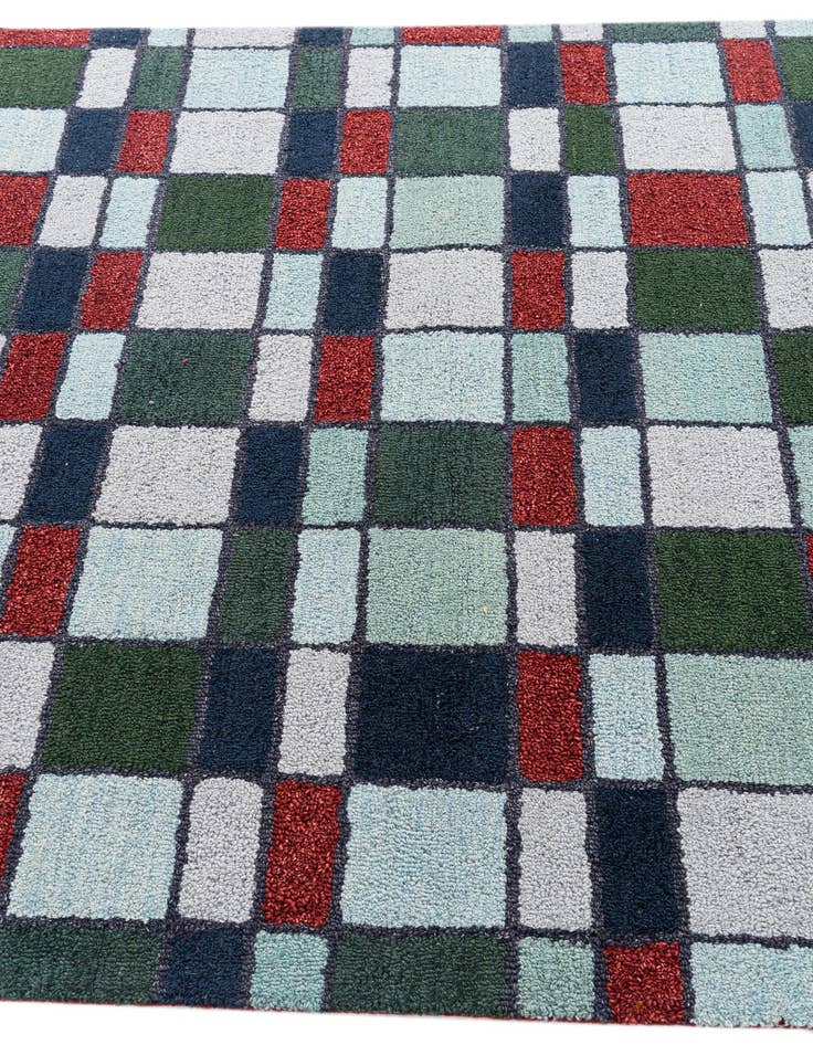 Detail image of  5' x 7' 10 Luna Rug