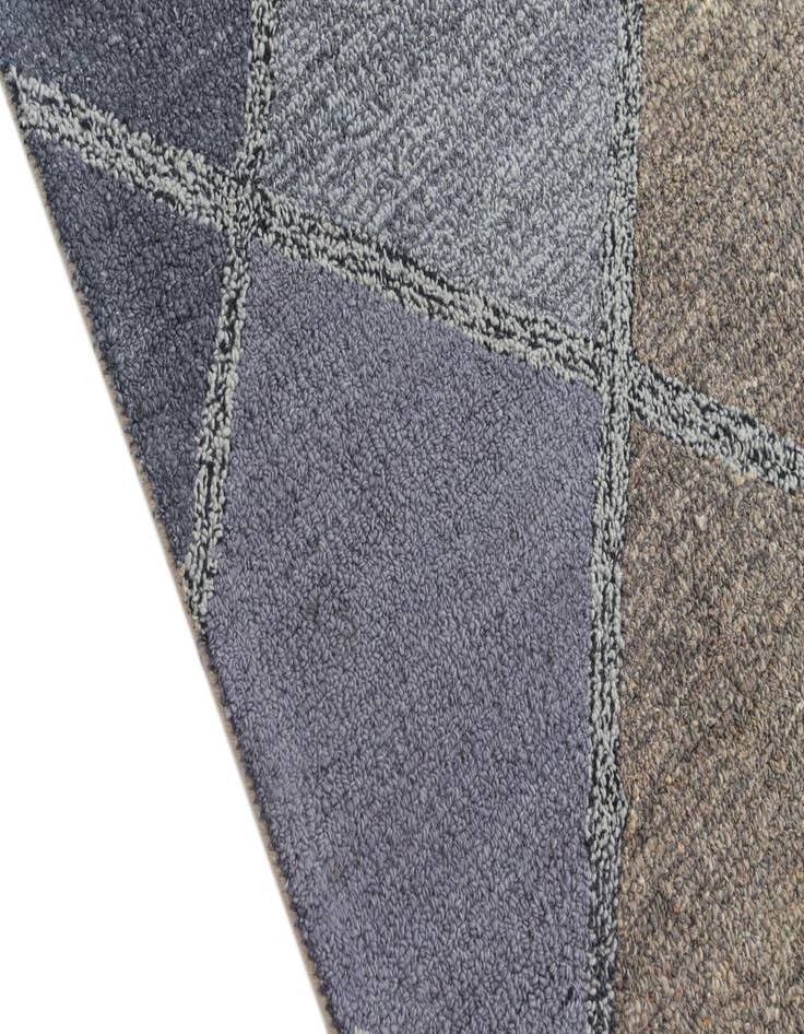 Detail image of  8' x 10' 1 Luna Rug