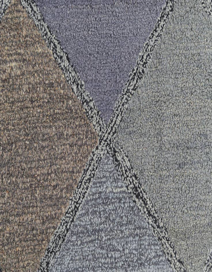 Detail image of  8' x 10' 1 Luna Rug