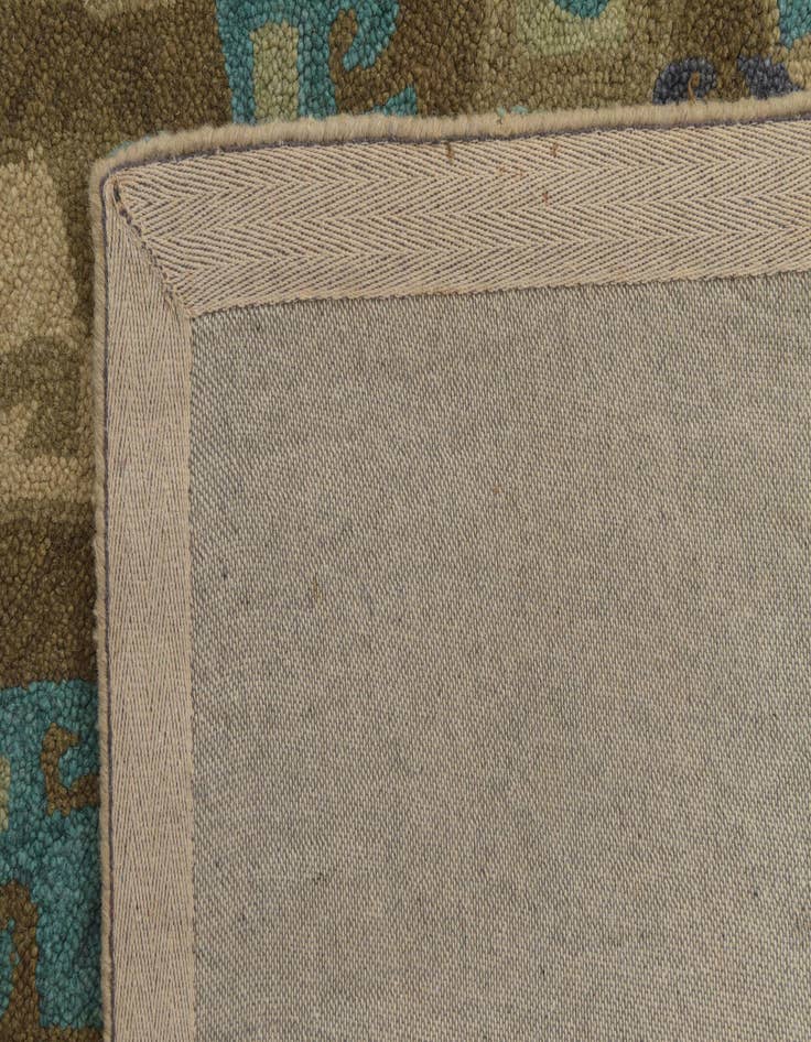 Detail image of  8' x 9' 10 Luna Rug