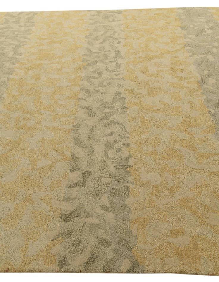 Detail image of  8' x 10' Luna Rug