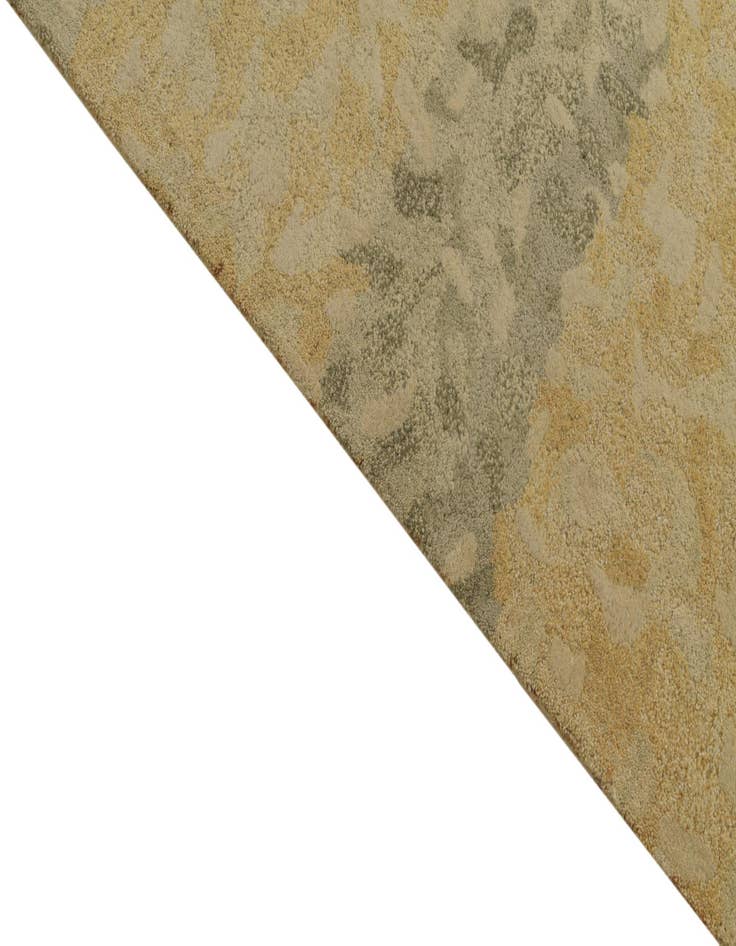 Detail image of  8' x 10' Luna Rug