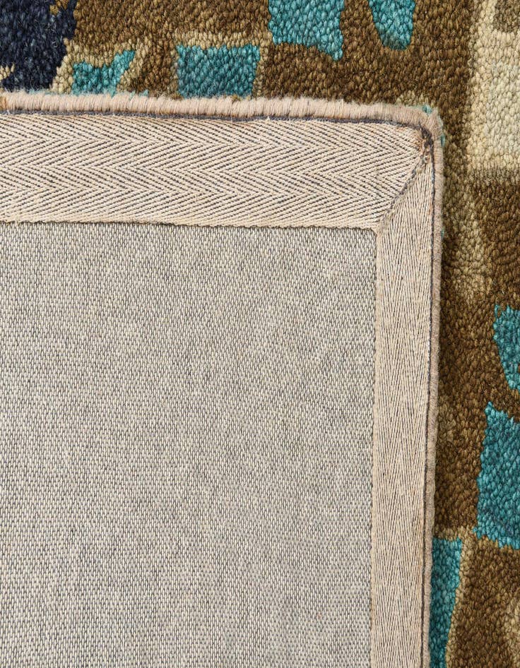 Detail image of  8' 1 x 10' 2 Luna Rug