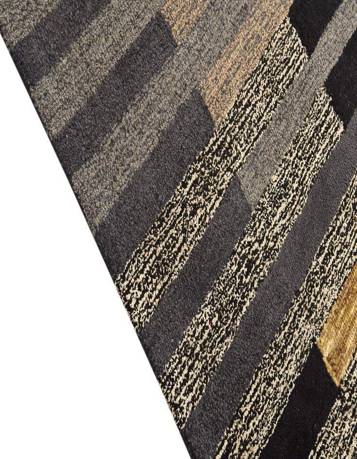 Detail image of  8' 1 x 10' 2 Luna Rug