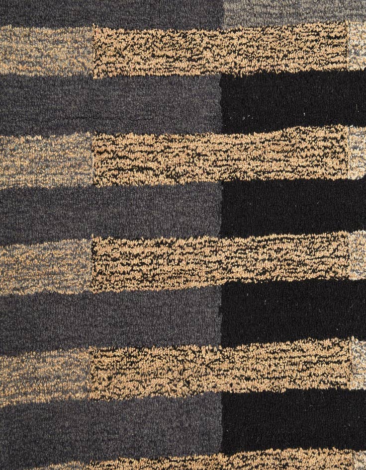 Detail image of  8' 1 x 10' 2 Luna Rug