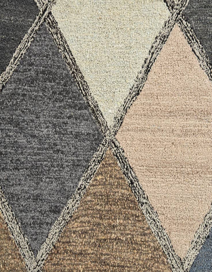 Detail image of  8' x 10' 2 Luna Rug