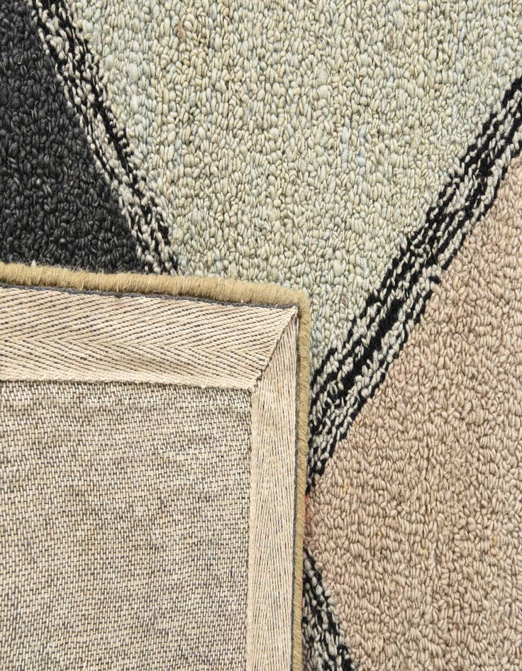 Detail image of  8' x 10' 2 Luna Rug