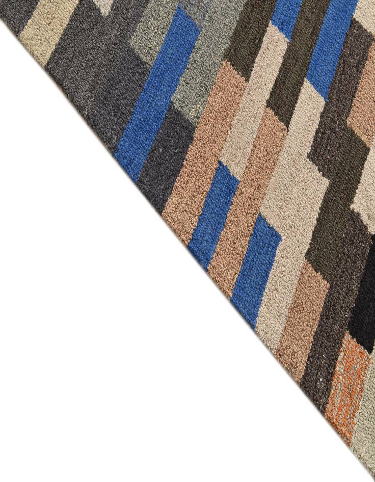 Detail image of  8' 1 x 10' 2 Luna Rug