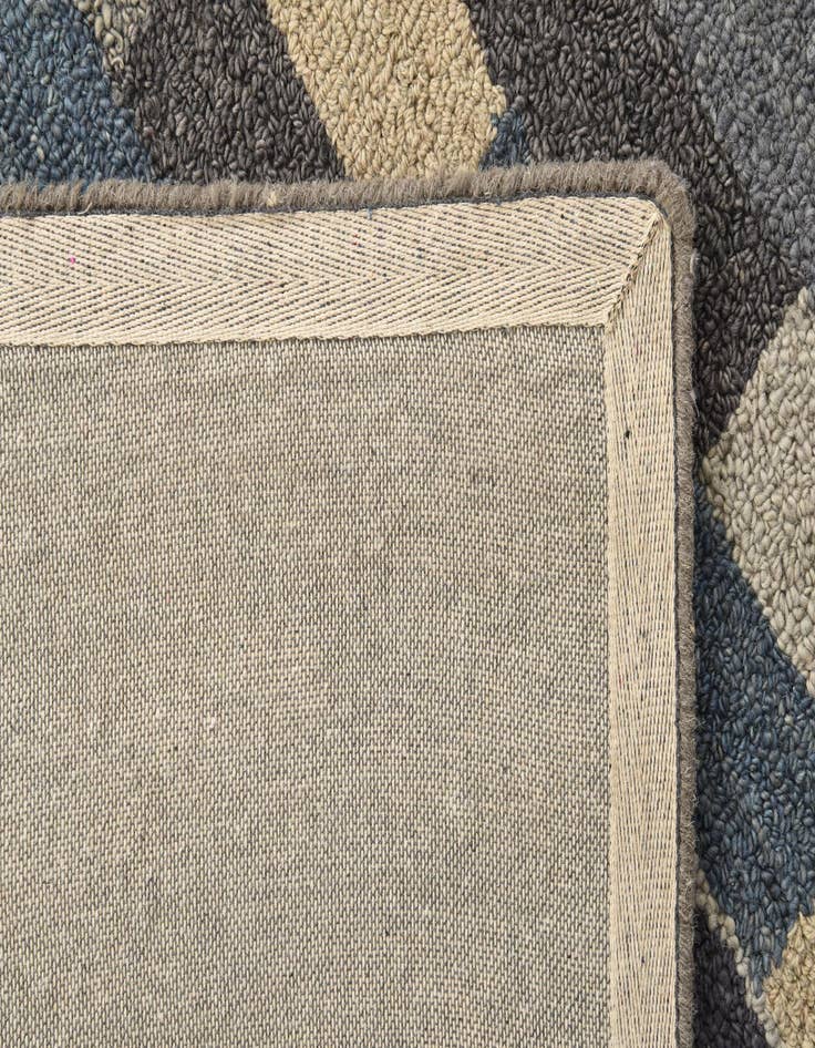 Detail image of  8' 1 x 10' 2 Luna Rug