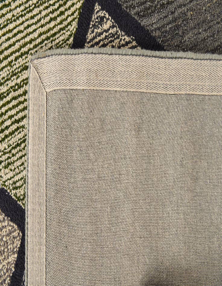 Detail image of  8' x 10' 1 Luna Rug