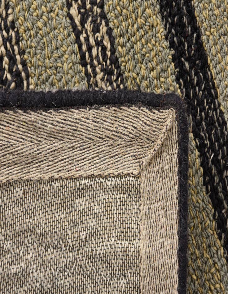 Detail image of  8' x 10' 2 Luna Rug