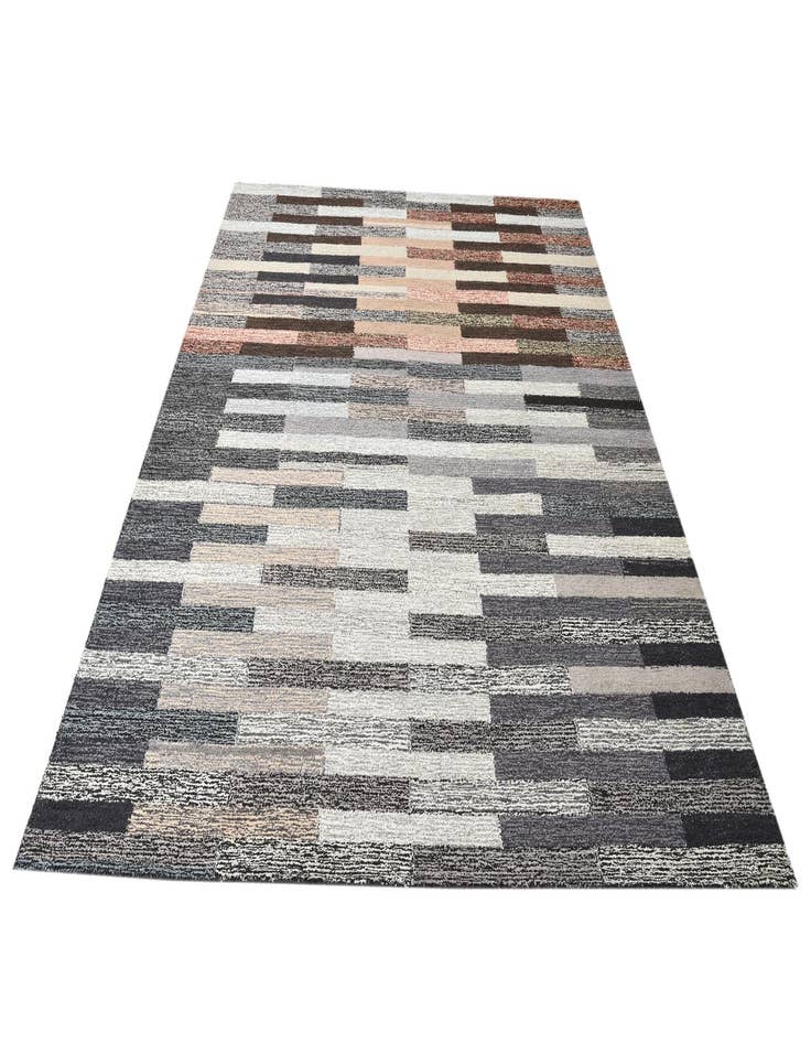 Detail image of 8' 1 x 10' Luna Rug