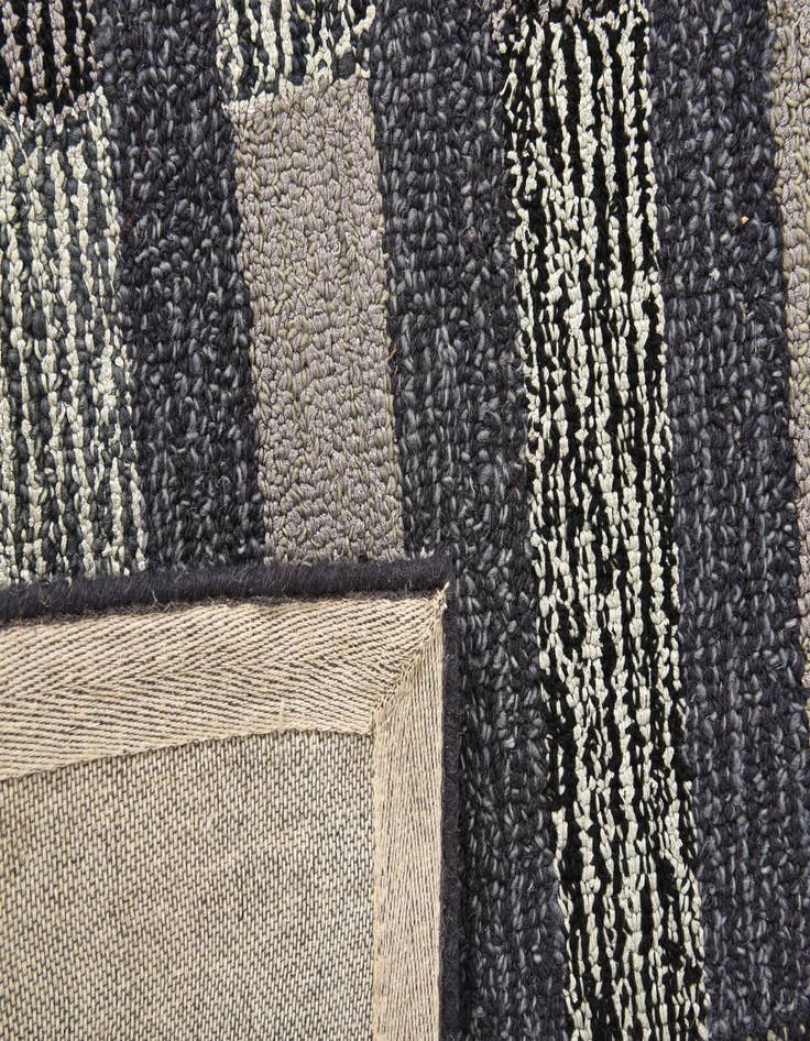Detail image of 8' 1 x 10' Luna Rug