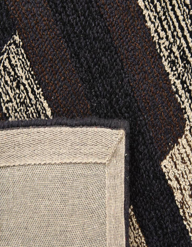 Detail image of  8' x 10' 1 Luna Rug