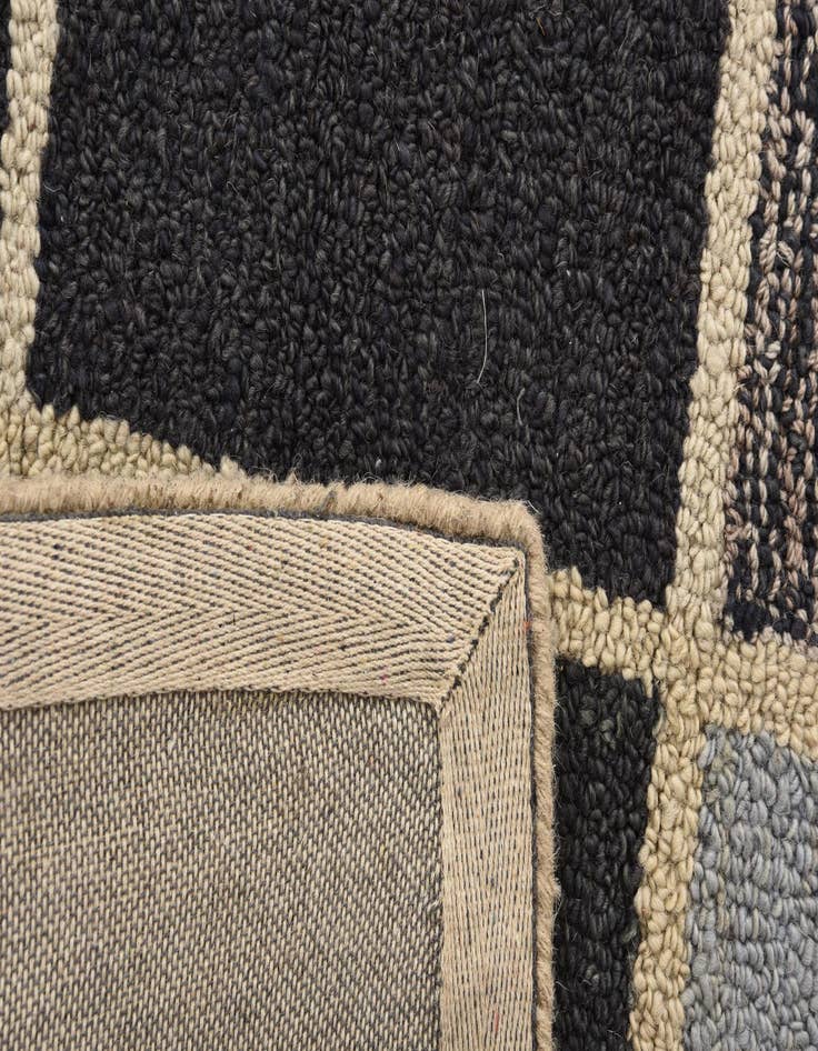 Detail image of  8' 2 x 10' 2 Luna Rug